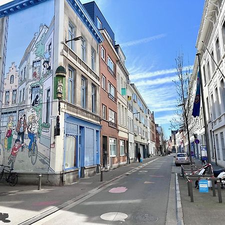 Colorful Pop Apartment In The Heart Of Anversa Esterno foto