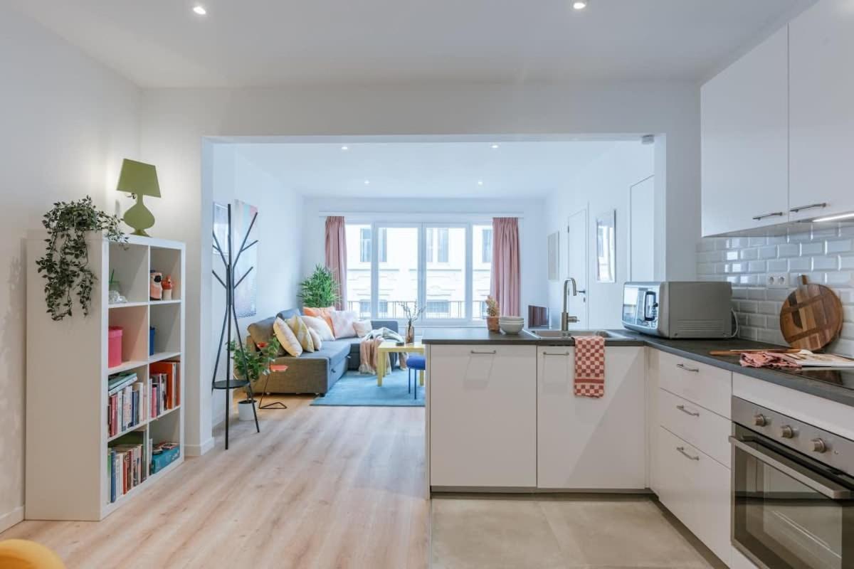 Colorful Pop Apartment In The Heart Of Anversa Esterno foto