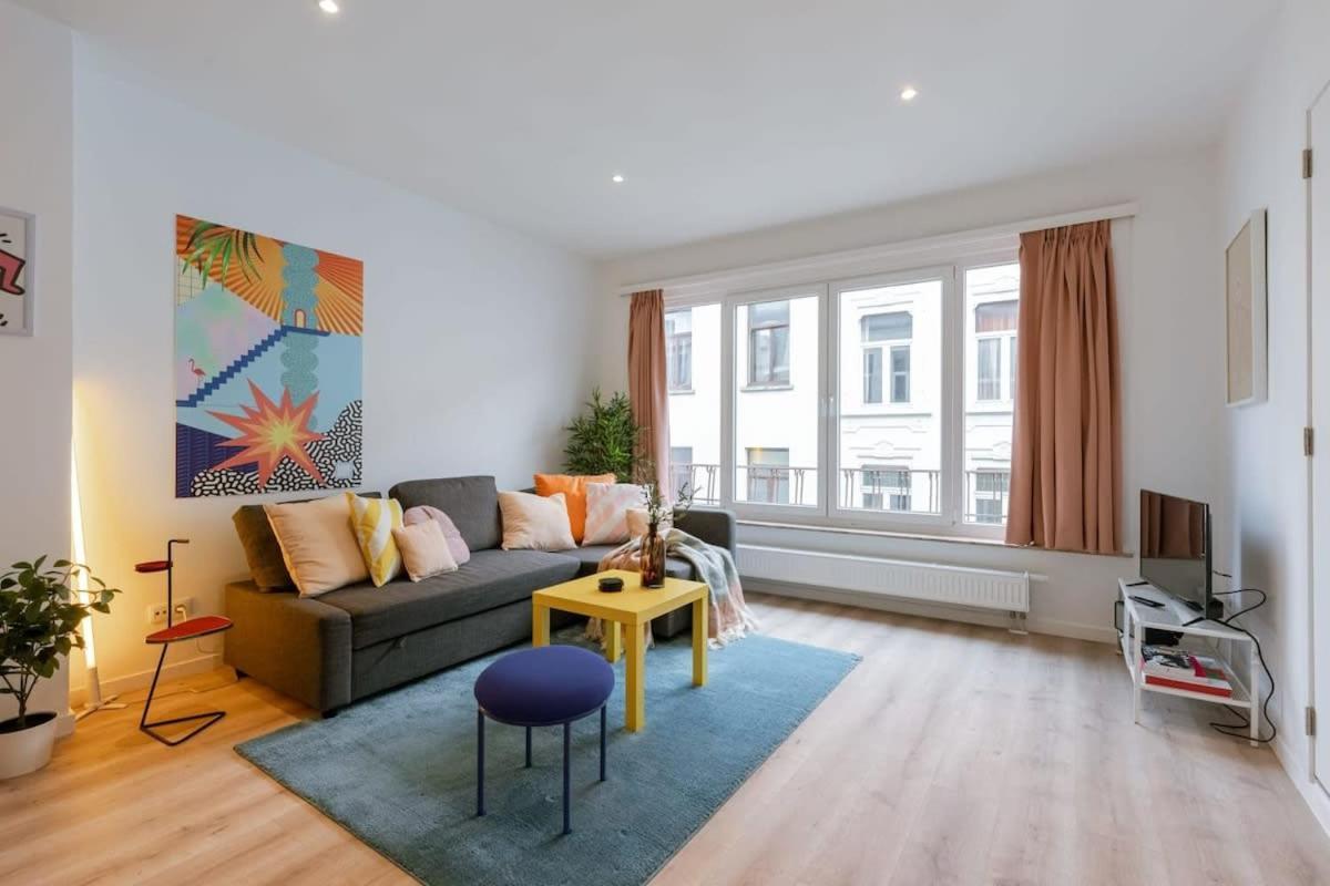 Colorful Pop Apartment In The Heart Of Anversa Esterno foto