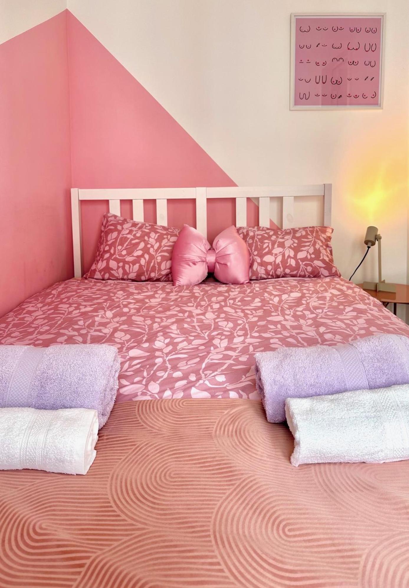 Colorful Pop Apartment In The Heart Of Anversa Esterno foto